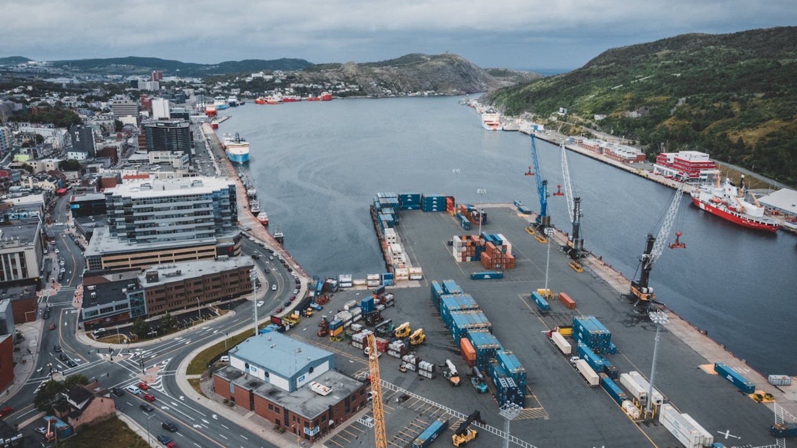 pexels-introspectivedsgn-12746150