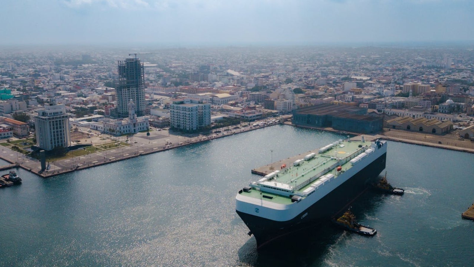 pexels-mark-flying-551780646-16759581