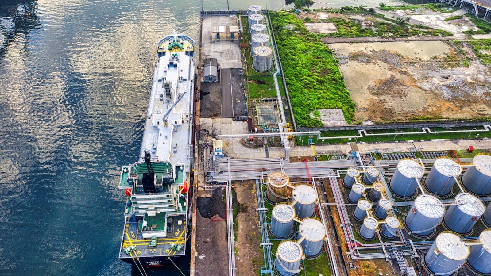 pexels-tomfisk-3840446